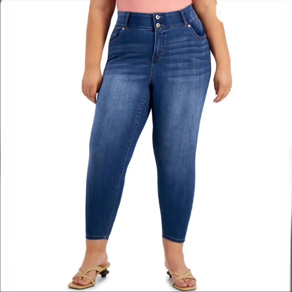 NWT Celebrity Pink 24 Plus Sz Trendy Skinny Mid Rise The Rider Super Stretchy